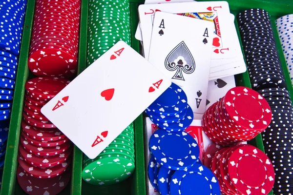Fichas de poker con as —  Fotos de Stock