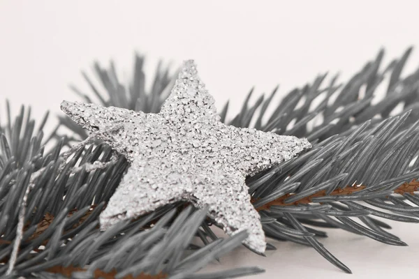 Різдвяна ялинка з зіркою — стокове фото