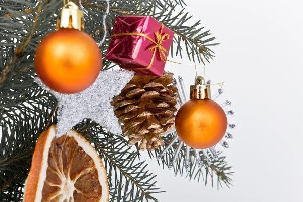 Juletræ dekoreret - Stock-foto