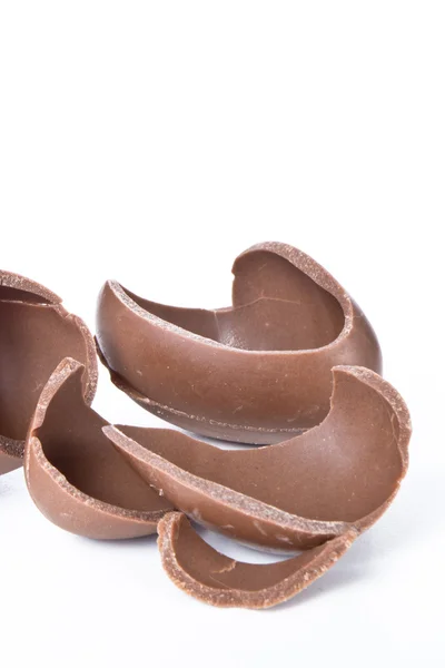 Prasklý čokoládové vajíčko — Stock fotografie