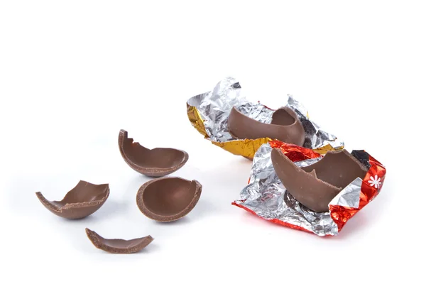 Cracked chocolate egg — Stock Photo, Image