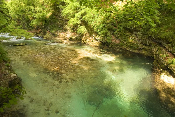 Uma cachoeira de montanha em slovenia — Fotografia de Stock