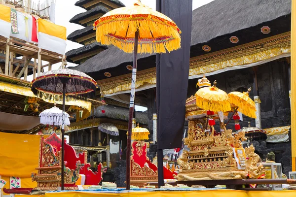象徴的なヒンドゥー教の傘 — ストック写真