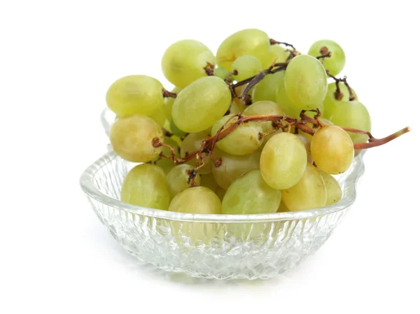 Uvas verdes en tazón — Foto de Stock