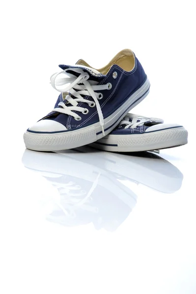 Синій кросівки — стокове фото