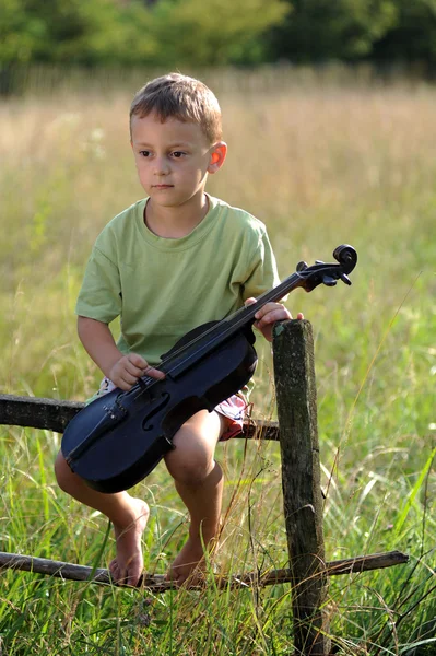 Ung violinist — Stockfoto