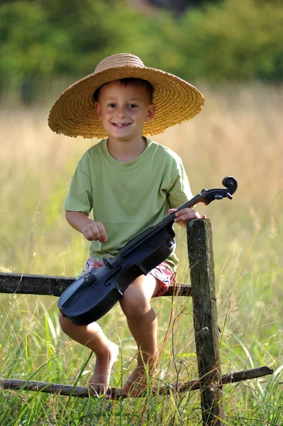 Ritratto Bambino Che Suona Violino Una Recinzione — Foto Stock