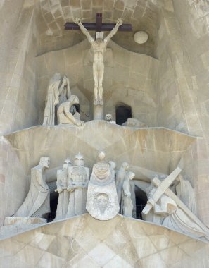 sagrada familia, barcelona, İspanya'nın girişindeki heykelleri