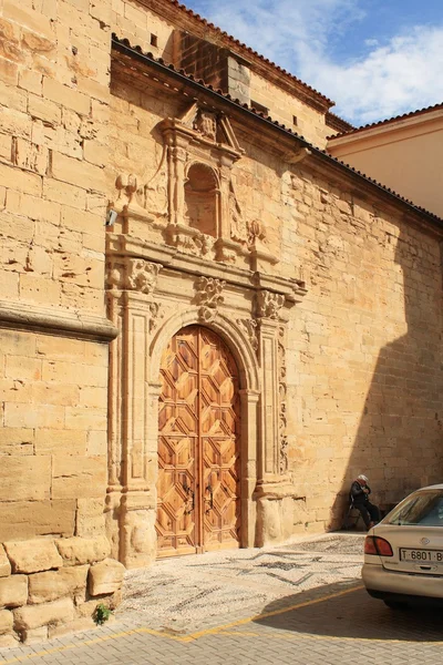 Gandesa kerk ingang (Catalonië, Spanje) — Stockfoto