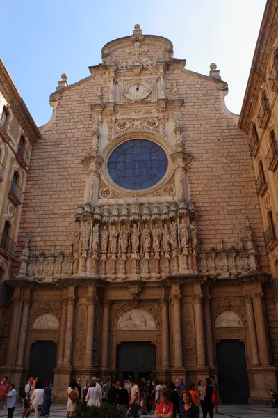 Montserrat klooster basiliek gevel — Stockfoto