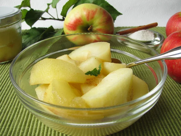 A bowl of homemade stewed apples — Stock Photo, Image