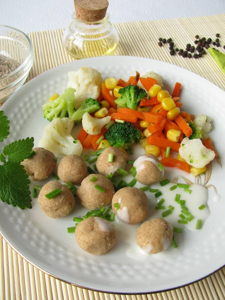 Tsampa dumplings met groenten — Stockfoto