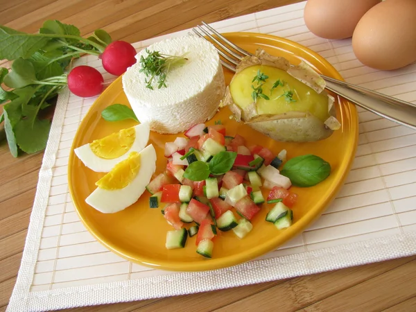 Goat cream cheeses with salad, potato and egg — Stock Photo, Image