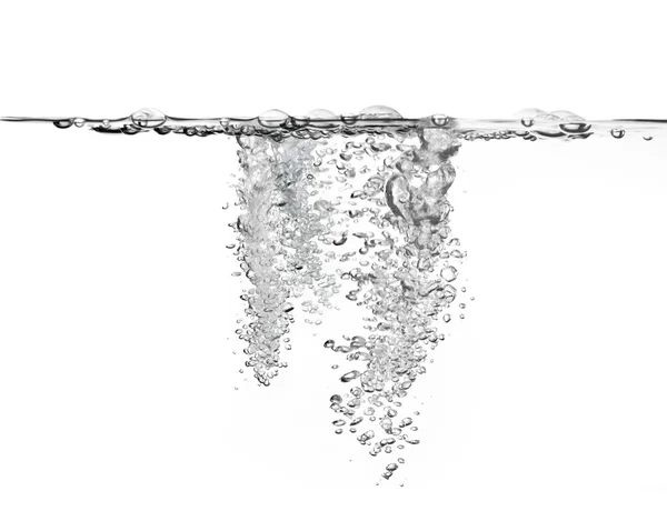 大量的空气隔绝在白色背景上的水中的气泡 — 图库照片