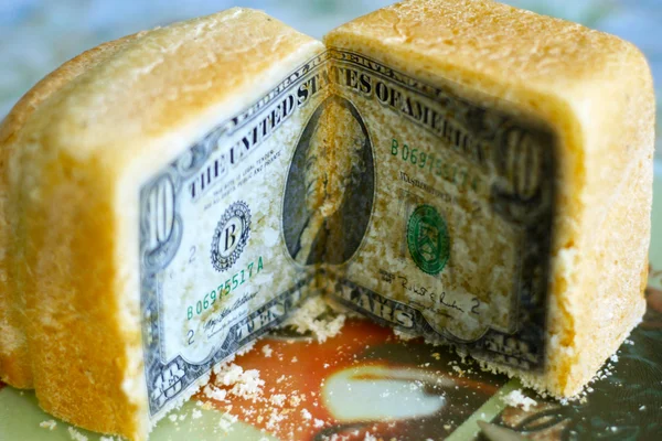 Bröd och dollar — Stockfoto