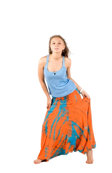 Meisje in etnische kleding studio opname — Stockfoto