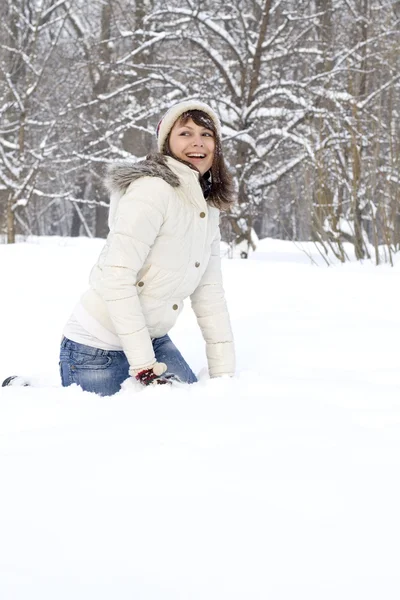 Mutlu Kız Eğleniyor Kışın Açık — Stok fotoğraf