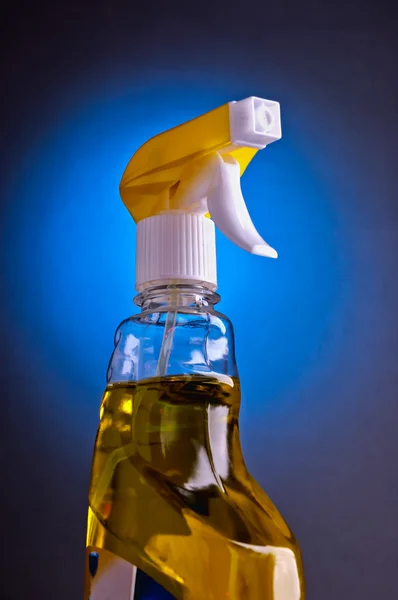 Lavaggio Bottiglia Liquido Uno Sfondo Blu Scuro — Foto Stock