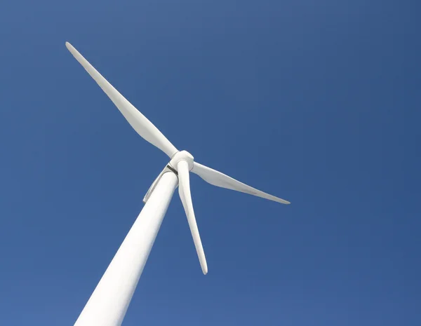Windmill against deep blue sky — Stock Photo, Image