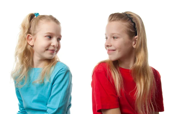 Twee blonde meisjes — Stockfoto