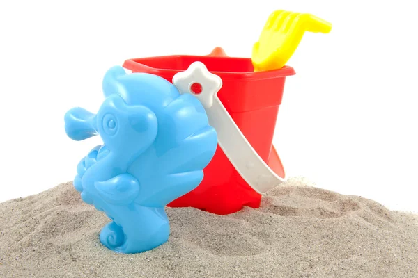 多彩塑料玩玩具的海滩 — 图库照片