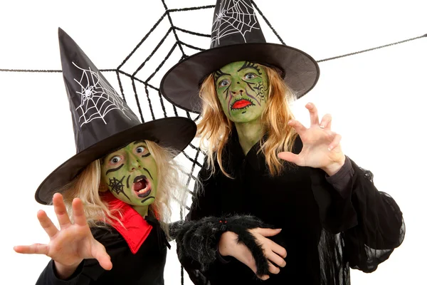 Страшные зелёные ведьмы на Хэллоуин — стоковое фото