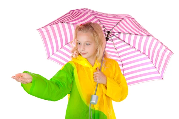 Девушка чувствовать, если идет дождь — стоковое фото