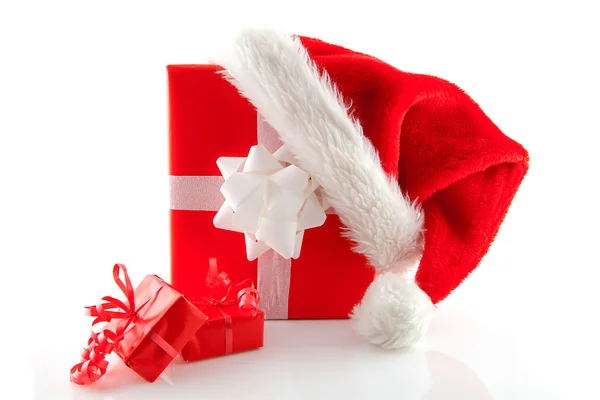 크리스마스 선물 및 모자 — 스톡 사진