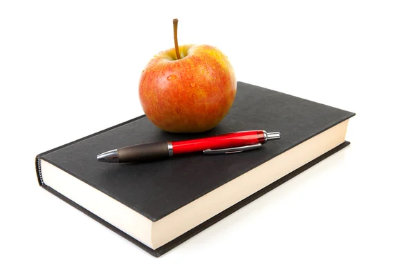 回到学校 黑书与苹果和铅笔在白色的背景 — 图库照片