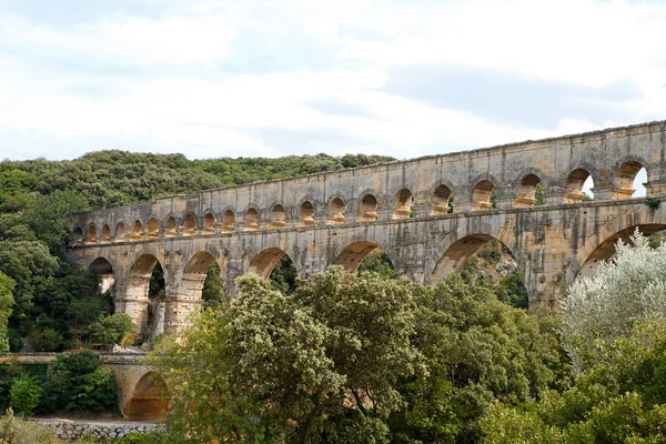 罗马建的桥渡 Gard 自愿出口限制 加尔水道桥在法国南部美丽的景色 — 图库照片