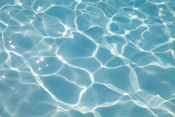 蓝色的水从游泳游泳池可以用作背景 — 图库照片