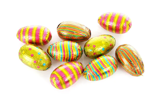 Coloridos Huevos Pascua Chocolate Aislados Sobre Fondo Blanco — Foto de Stock