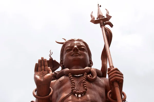 Статуя индуистского бога Шивы — стоковое фото