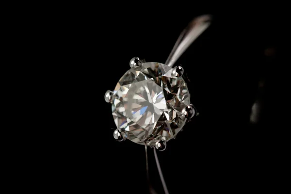 Διαμαντένιο δαχτυλίδι — Φωτογραφία Αρχείου