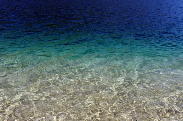 Plaża, turkusowa woda — Zdjęcie stockowe