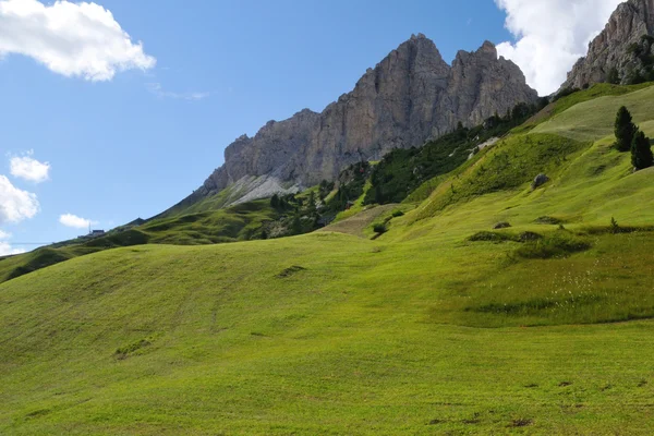Berglandschaft in den Dolomiten — Stockfoto