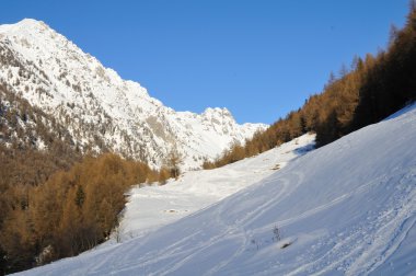 stelvio Milli Parkı, İtalyan Alpleri kışın dağ manzarası