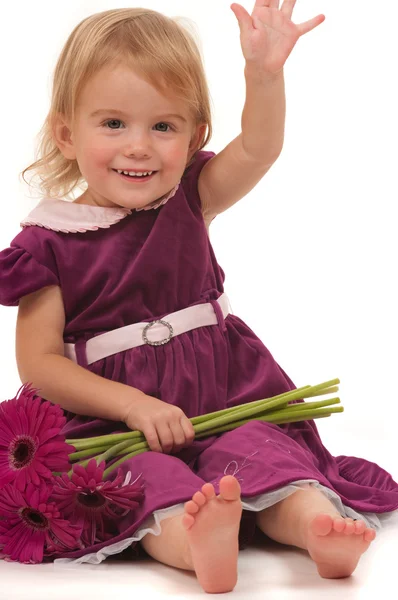 Egy Nagyon Aranyos Kisgyermek Virágokkal — Stock Fotó