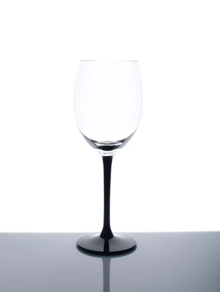 Leeres Weinglas Mit Spiegelung — Stockfoto