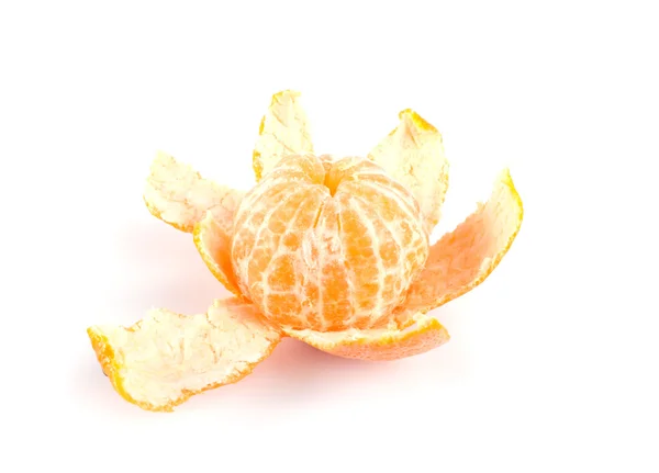 Skalade Mandarin Isolerade Vit Bakgrund — Stockfoto