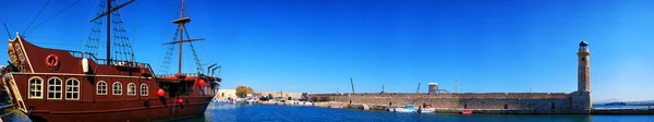 Rethymnon harbor — Stock Photo, Image