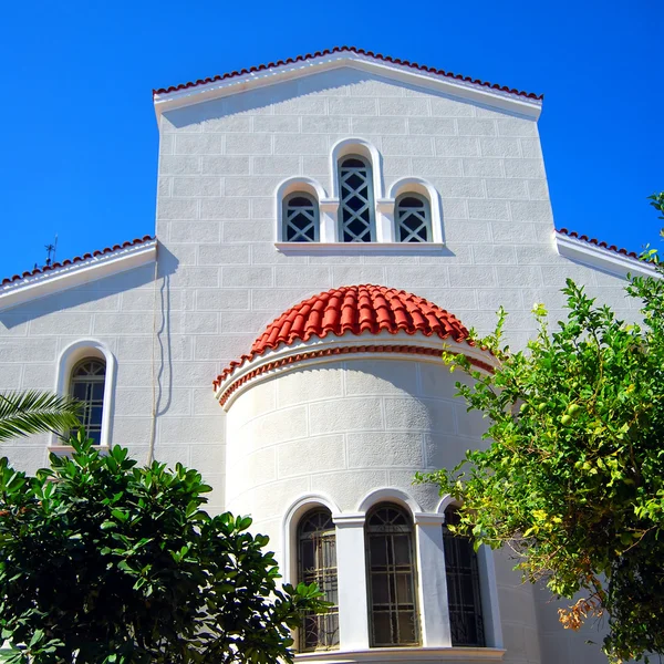 Weiße Kirche auf Beton 06 — Stockfoto