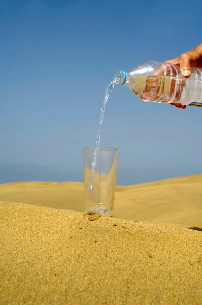Fresh water and desert — Stock Photo, Image