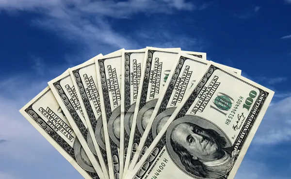 เงินบนท้องฟ้า — ภาพถ่ายสต็อก