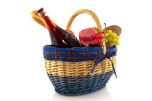 Picnic basket — Stock Photo, Image