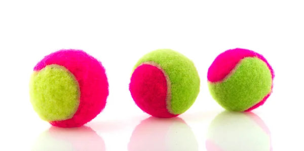 Красочные теннисные мячи — стоковое фото