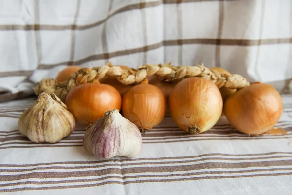 Garlic and onions — Stock Photo, Image