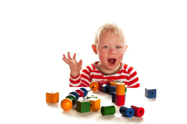 Küçük çocuk oyun oynuyor — Stok fotoğraf