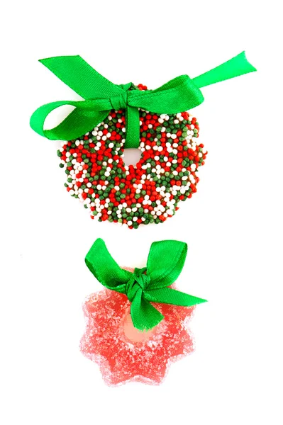 Weihnachtskränze mit Süßigkeiten — Stockfoto