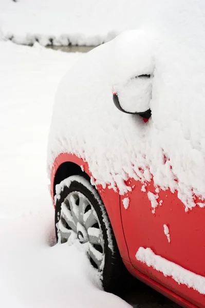 Neve sulla macchina — Foto Stock